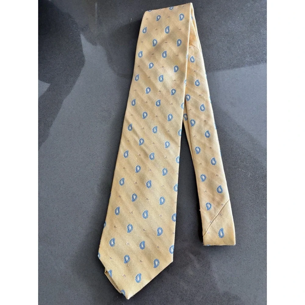 BROOKS BROTHERS 356 Silk Tie Necktie Yellow/Blue Paisley‎ 3.5